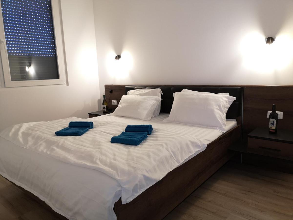 Ared-Atrium Mall Chrysflatty3 Premium Apartment 60Mp Arad Esterno foto