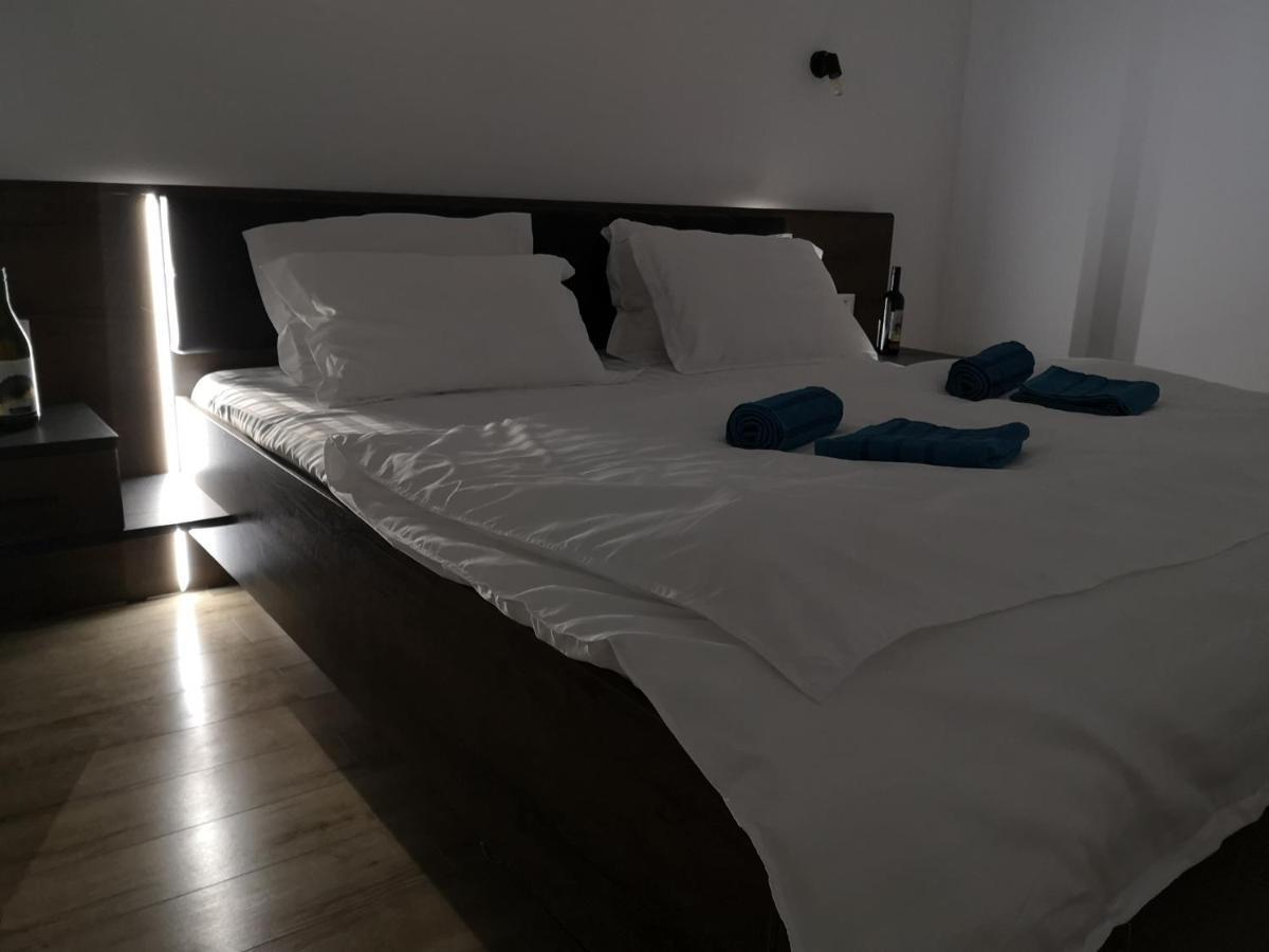 Ared-Atrium Mall Chrysflatty3 Premium Apartment 60Mp Arad Esterno foto
